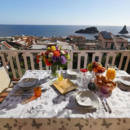 Faraglioni Sea Terrace Апартаменты *